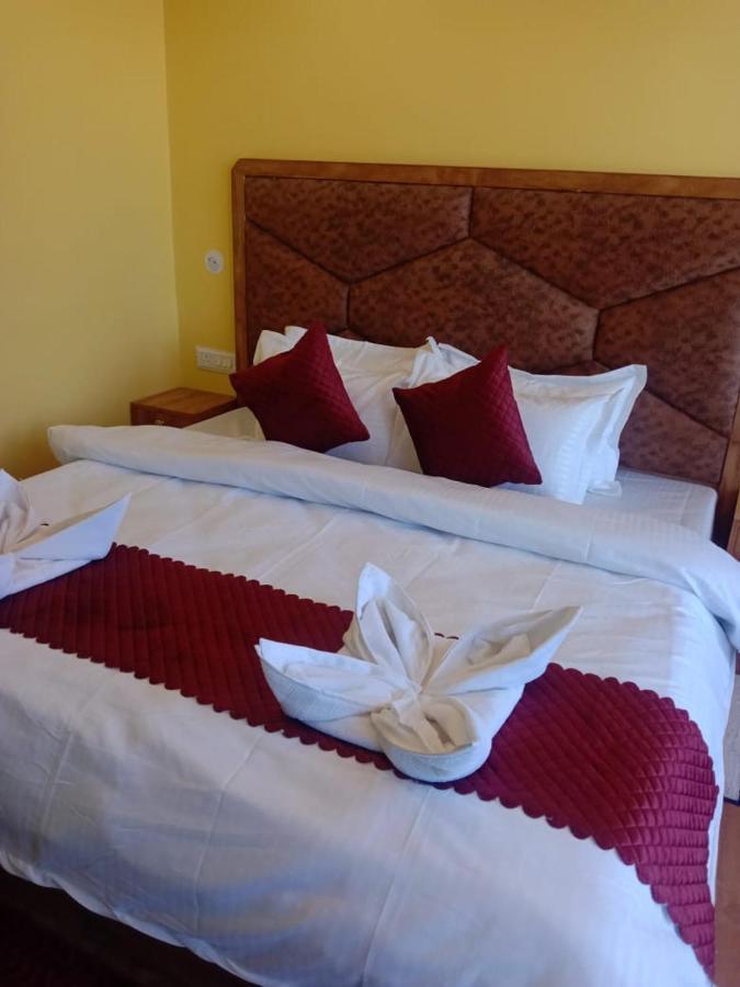 Floret Sojourn Hotel Shimla Bagian luar foto