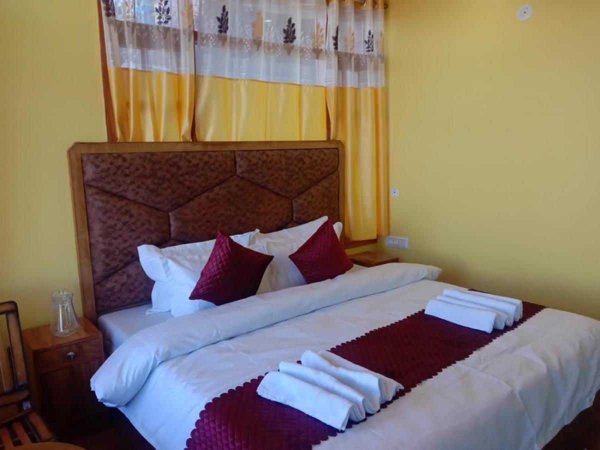 Floret Sojourn Hotel Shimla Bagian luar foto