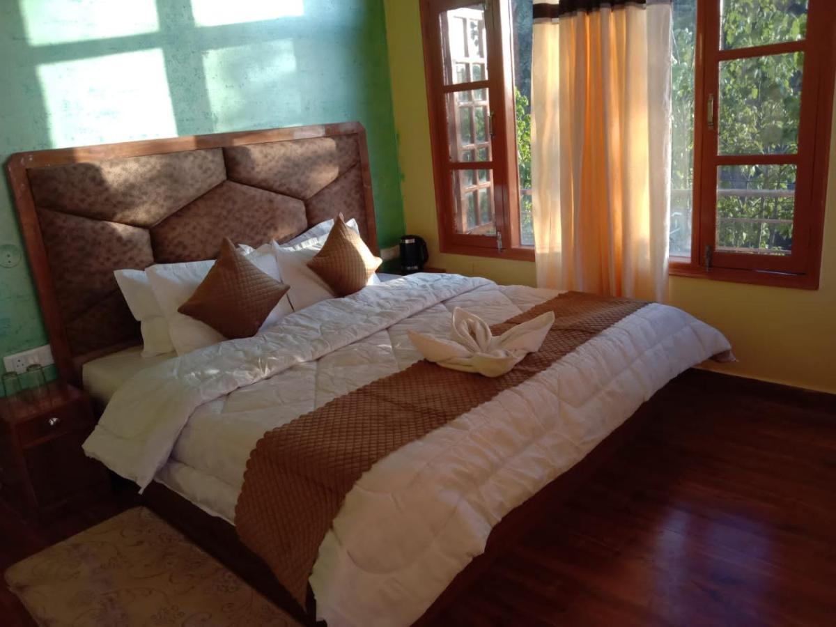 Floret Sojourn Hotel Shimla Bagian luar foto