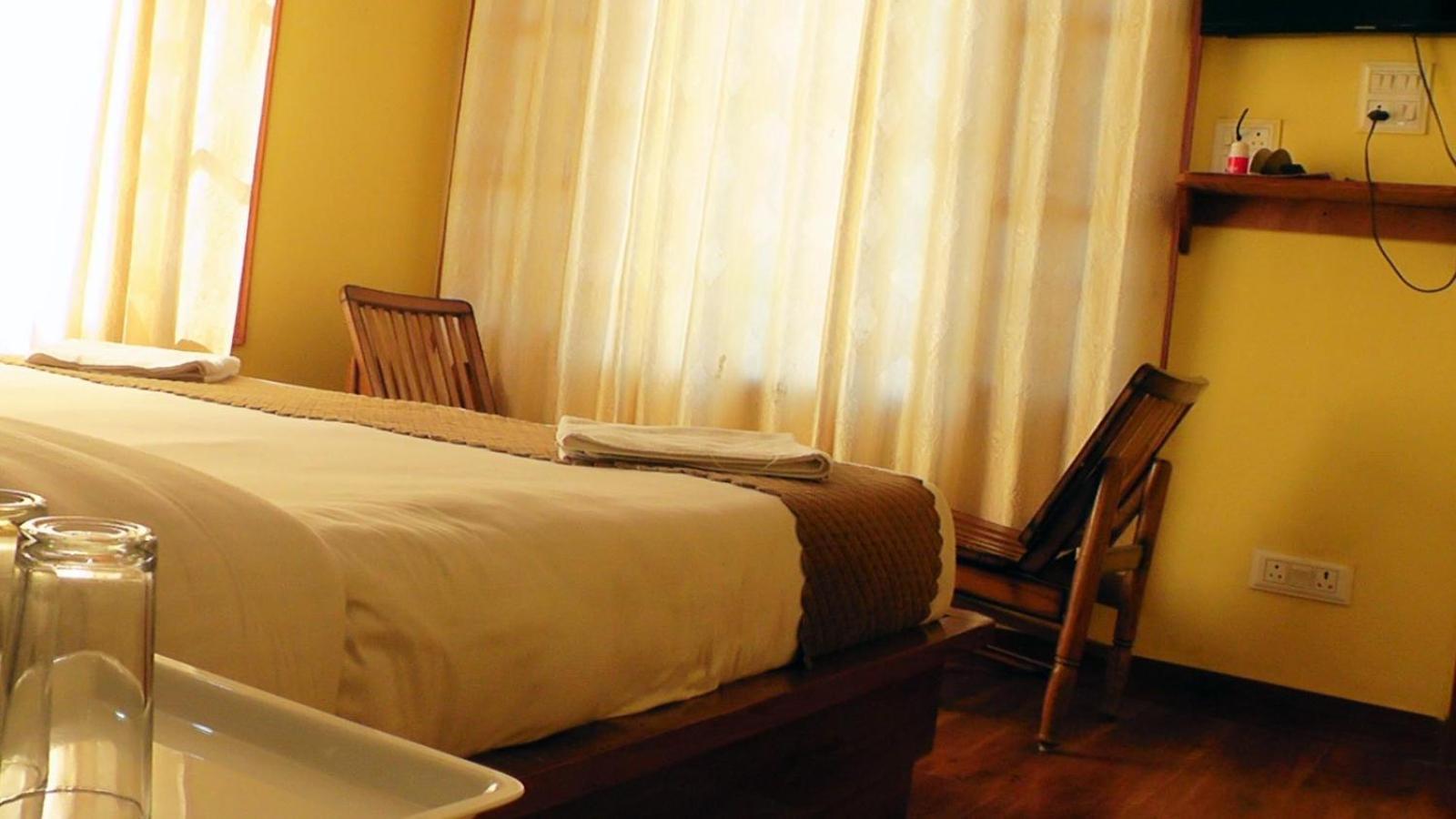 Floret Sojourn Hotel Shimla Bagian luar foto
